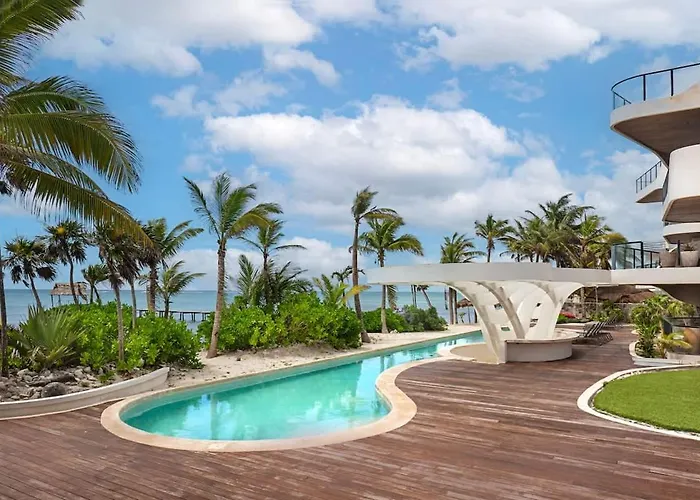 Beachfront 2br Condo, Private Pool & Tankah Bay *
